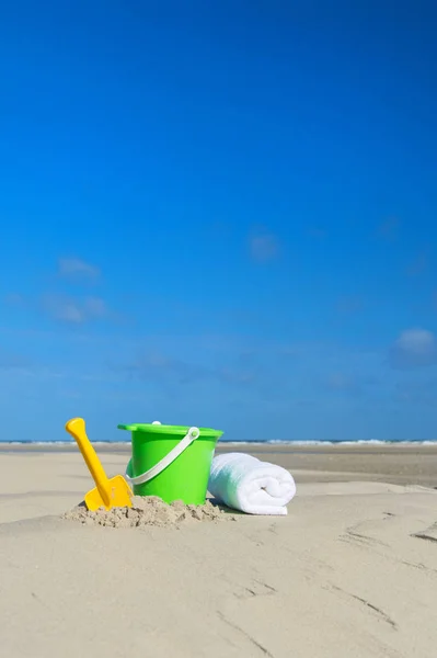 Toys at the beach — Stock Photo, Image