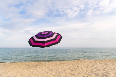 Gölgeler için plaj şemsiyesi