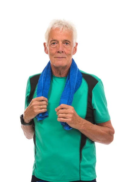 Portrét starší sportovní muž s ručníkem — Stock fotografie
