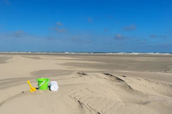 Zabawki Pustej Plaży — Zdjęcie stockowe