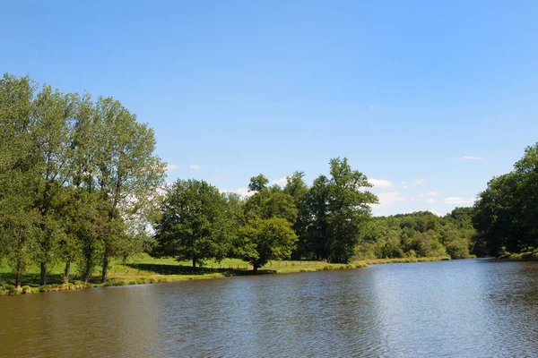 Lago Aldea Saint Jal Correze Francés — Foto de Stock