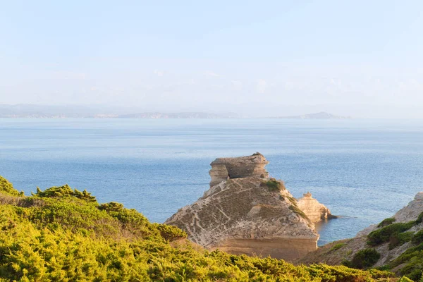 Klippformationer Och Öar Sydkusten Franska Korsika — Stockfoto