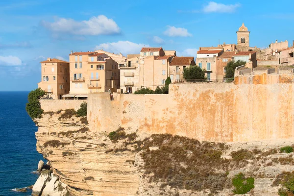 Πόλη Bonifacio Στα Βράχια Στα Νότια Της Γαλλικής Κορσικής — Φωτογραφία Αρχείου