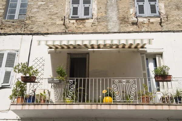 Балкон Франции Корсика Французская Деревня Casinca — стоковое фото