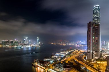 Victoria Limanı gece