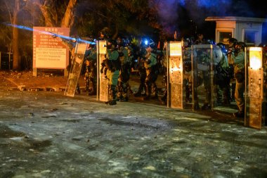 Hong Ko 'daki Çin Üniversitesi' nde iki numaralı köprü savaşı.