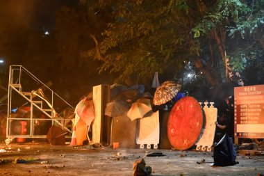 Hong Ko 'daki Çin Üniversitesi' nde iki numaralı köprü savaşı.