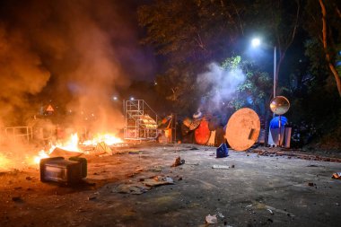 Hong Ko 'daki Çin Üniversitesi' nde iki numaralı köprü savaşı.