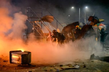 Hong Ko 'daki Çin Üniversitesi' nde iki numaralı köprü savaşı.