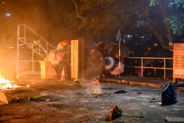 Slag bij brug nummer twee in de Chinese universiteit van Hong Ko — Stockfoto