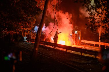 Hong Ko 'daki Çin Üniversitesi' nde iki numaralı köprü savaşı.
