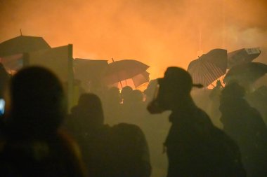 Hong Ko 'daki Çin Üniversitesi' nde iki numaralı köprü savaşı.