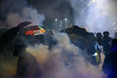 Hong Ko 'daki Çin Üniversitesi' nde iki numaralı köprü savaşı.