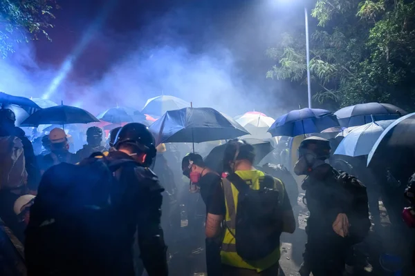 Hong Ko 'daki Çin Üniversitesi' nde iki numaralı köprü savaşı.
