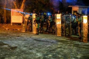 Hong Ko 'daki Çin Üniversitesi' nde iki numaralı köprü savaşı.