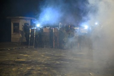 Hong Ko 'daki Çin Üniversitesi' nde iki numaralı köprü savaşı.