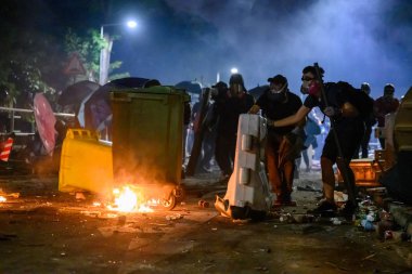 Hong Ko 'daki Çin Üniversitesi' nde iki numaralı köprü savaşı.