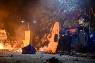 Hong Ko 'daki Çin Üniversitesi' nde iki numaralı köprü savaşı.