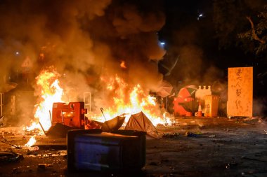 Hong Ko 'daki Çin Üniversitesi' nde iki numaralı köprü savaşı.