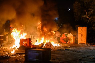 Hong Ko 'daki Çin Üniversitesi' nde iki numaralı köprü savaşı.