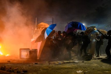 Hong Ko 'daki Çin Üniversitesi' nde iki numaralı köprü savaşı.