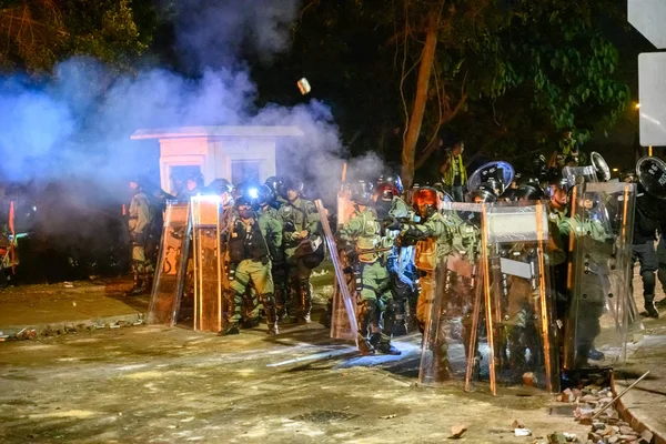 Hong Ko 'daki Çin Üniversitesi' nde iki numaralı köprü savaşı.