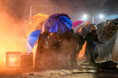 Hong Ko 'daki Çin Üniversitesi' nde iki numaralı köprü savaşı.