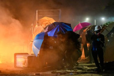 Hong Ko 'daki Çin Üniversitesi' nde iki numaralı köprü savaşı.