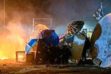 Hong Ko 'daki Çin Üniversitesi' nde iki numaralı köprü savaşı.