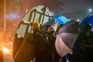 Hong Ko 'daki Çin Üniversitesi' nde iki numaralı köprü savaşı.