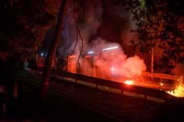 Hong Ko 'daki Çin Üniversitesi' nde iki numaralı köprü savaşı.