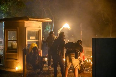 Hong Ko 'daki Çin Üniversitesi' nde iki numaralı köprü savaşı.