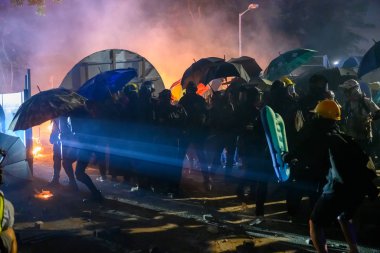 Hong Ko 'daki Çin Üniversitesi' nde iki numaralı köprü savaşı.