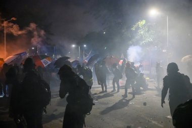 Hong Ko 'daki Çin Üniversitesi' nde iki numaralı köprü savaşı.