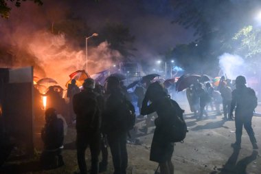 Hong Ko 'daki Çin Üniversitesi' nde iki numaralı köprü savaşı.