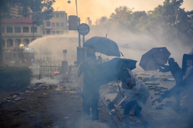 Polyu Kuşatmasının ilk günü.
