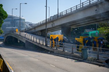 Polyu Kuşatması 'nın ikinci günü. Halk halkla ilişkisini kesmeye çalışıyor