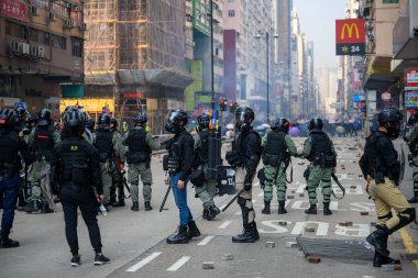 Polyu Kuşatması 'nın ikinci günü. Halk halkla ilişkisini kesmeye çalışıyor