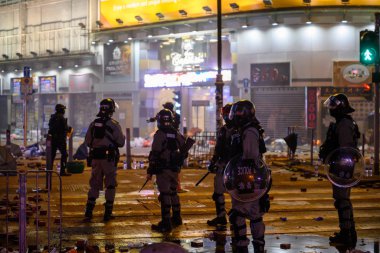 Polyu Kuşatması 'nın ikinci günü. Halk halkla ilişkisini kesmeye çalışıyor