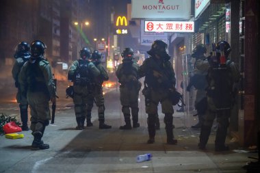 Polyu Kuşatması 'nın ikinci günü. Halk halkla ilişkisini kesmeye çalışıyor