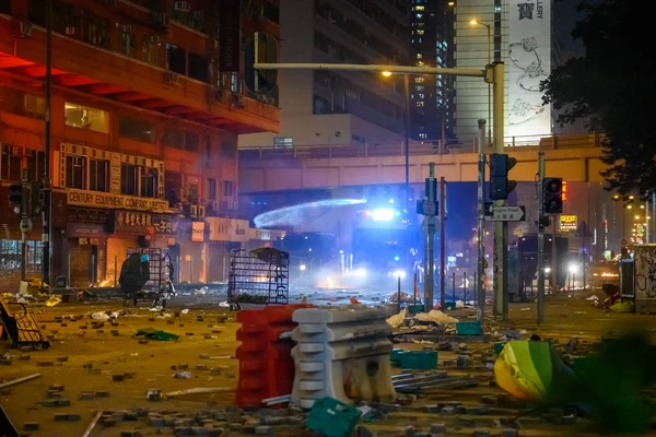 Der zweite Tag der Belagerung von Polyu. Öffentlichkeit versucht, pr zu rescus — Stockfoto