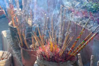 Lam Tsuen Hong Kong 'da dilek ağacı diliyor.