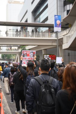Hong Kong - 1 Ocak 2020: Bir milyon kişi demoya katıldı, genel oy hakkı talebi, 2020 doğrudan Yasa Konseyi seçimleri, işlevsel seçmenler olmaksızın.