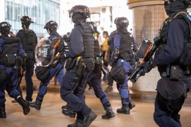 Hong Kong - 24 Mayıs 2020: Ant Ulusal Güvenlik Yasası Hong Kong 'da protesto. Polis göz yaşartıcı gaz.