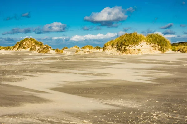 Dunas na costa do Mar do Norte na ilha Amrum — Fotografia de Stock