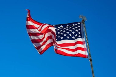 Mavi gökyüzü ile Star spangled banner