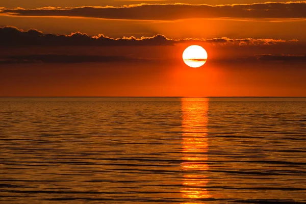 Ein Sonnenuntergang an der Ostseeküste — Stockfoto