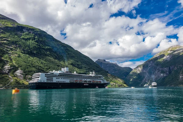 Norveç'te geirangerfjord göster