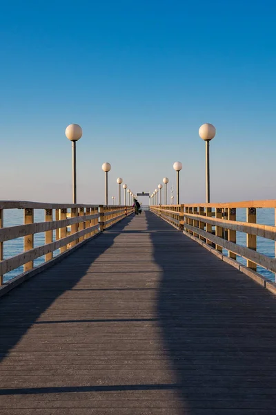Pier on shore of the Baltic Sea — Stock Photo, Image