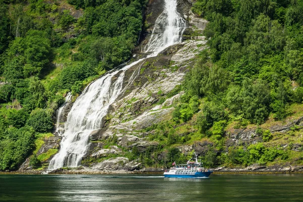 Vue sur le Geirangerfjord en Norvège — Photo